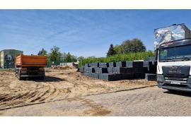 <b> CZERSK. Trwają prace remontowe na Placu Piekarka w Czersku (ZDJĘCIA, WIDEO)   </b>