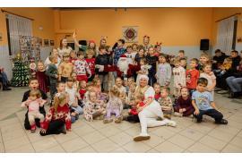 <b>CZERSK. Wszystkie dzieci był grzeczne! Mikołajki na osiedlu `Starogardzkie`(ZDJĘCIA, WIDEO) </b>