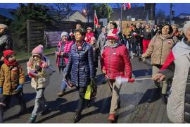 <b>GM. CZERSK. Wieczorny Marsz Niepodległości w Rytlu (ZDJĘCIA)</b>