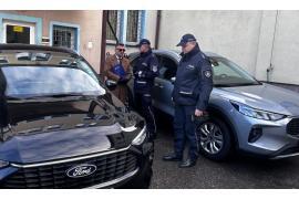 <b>Przekazanie policjantom pięciu nowych radiowozów - jeden trafi do Czerska. Zobacz jakie auta otrzymali funkcjonariusze</b>