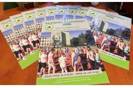 <b>CZERSK. Kalendarz Jubileuszowy 2026 z okazji 60-lecia czerskiej `JEDYNKI`. Podziękowania dla sponsora SPR Polska (ZDJĘCIA)</b>