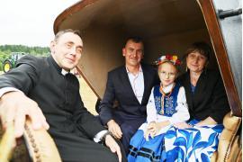 <b> GM. CZERSK. Rolniczo-Leśne Dożynki Gminne w Złym Mięsie. Msza Święta Dziękczynna, korowód, starostowie i stoiska sołectw (ZDJĘCIA, WIDEO)</b>