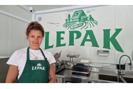<b> CZERSK. Rok szkolny rusza. Czas na pożywne kanapki - świeże i smaczne wędliny w Sklepie Firmowym LEPAK w Czersku (OFERTA, ZDJĘCIA)</b>