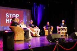 <b> CZERSK. Konferencja STOP HEJT - ważny głos w ważnej sprawie (ZDJĘCIA, WIDEO)</b>