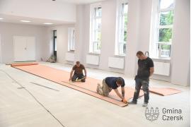 <b>GM. CZERSK. Prace w Domu Kultury w Łęgu postępują (ZDJĘCIA)</b>
