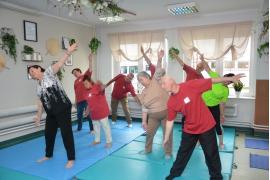 <b> CZERSK. Joga dla seniorów - aktywny relaks (ZDJĘCIA, WIDEO) </b>