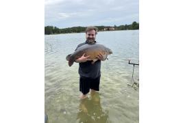 <b> GM. CZERSK. Zobaczcie, jakie karpie wyłowił z Jeziora Ostrowite pan Piotr z Ostrołęki. Największy z nich miał 19,8 kg ! (ZDJĘCIA) </b>