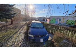 <b>AKTUALIZACJA - informacja z policji. CZERSK. Opel `zaparkowany` na chodniku przy blokach w Czersku - czyja zguba?</b>