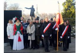 <b> GM. CZARNA WODA. W Skarszewach odsłonięto pomnik Józefa Wybickiego – jego autorem jest Jakub Ostoja-Lniski, mieszkaniec Czarnej Wody (ZDJĘCIA) </b>