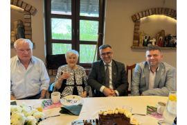 <b>GM. CZERSK. 101 lat mądrości, radości i miłości – piękne urodziny pani Stefanii. Burmistrz: 200 lat, Pani Stefanio! (ZDJĘCIA)</b>