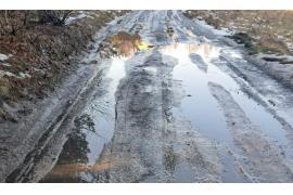 <b>GM. CZERSK. Fatalny stan drogi do Szyszkowca. Jakie są działania gminy Czersk i Czarna Woda? (ZDJĘCIA)</b>