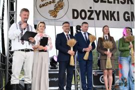 <b>GM. CZERSK. DOŻYNKI GMINNE 2025 – MSZA ŚWIĘTA, KOROWÓD, STOISKA, WIEŃCE, DZIELENIE CHLEBEM. I miejsce dla Sołectwa Lipki (wieniec), Rytel (potrawa) i Odry (witacz) ZDJĘCIA, WIDEO</b>