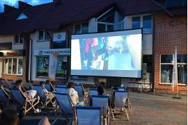 <b>CZERSK. Kino Letnie z GCK w Czersku – projekcja filmu `Pan Idealny` (ZDJĘCIA, WIDEO). Wkrótce Noc z Horrorem w Czersku!</b>