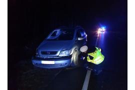 <b>GM. CZERSK. Śmiertelny wypadek. Policja: osoby widzące idącego drogą mężczyznę proszone są o kontakt</b>