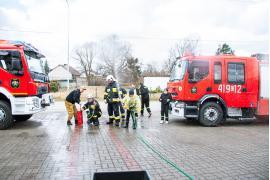 <b>GM. CZERSK. Lany Poniedziałek przy remizie w Rytlu (ZDJĘCIA)</b>