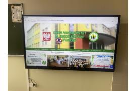 <b>CZERSK. Realizacja CzBO - 10 nowoczesnych monitorów dla SP 1 w Czersku (ZDJĘCIA)</b>