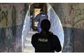 <b>GM. CZERSK. Policja: Siarczyste mrozy wracają. Reagujmy, zanim będzie za późno. APEL CUS Czersk - mieszkańcy. Fundacji WIOZ - zwierzęta</b>