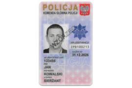 <b>POW. CHOJNICKI. Nowe legitymacje policyjne od 1 stycznia 2023 roku - zobacz ich wzór</b>