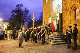 <b> CZERSK. Droga Krzyżowa ulicami Czerska (ZDJĘCIA, WIDEO) </b>