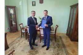 <b>Podpisano porozumienie z gminą Czersk. Budowa kładki rowerowej przez rzekę Niechwaszcz </b>