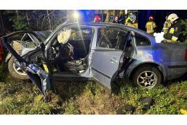 <b>GM. CZERSK. W wypadku drogowym zginął pasażer z gminy Czersk. Auto jechało od strony Woziwody w kierunku Gutowca (ZDJĘCIA, WIDEO)</b>