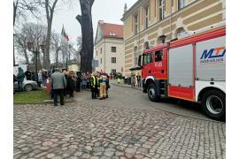 <b> POW. CHOJNICKI. Zadymienie w Starostwie Powiatowym w Chojnicach (ZDJĘCIA, WIDEO)  </b>