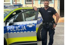 <b>POW. CHOJNICKI. Policjant po służbie zatrzymał złodzieja w sklepie. Otwierał pudełka z perfumami. Później ten sam klient chował do rękawa butelkę alkoholu...</b>