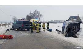 <b>Poważny wypadek - zderzenie dwóch busów. Trasa Śliwice-Czersk zablokowana. Sześć osób poszkodowanych, w tym dwie ciężko. W pojazdach 11 osób, 3 dzieci (ZDJĘCIA)</b>