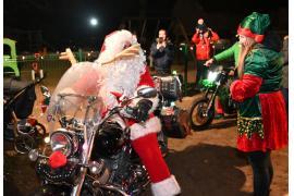 <b>GM. CZERSK. Mikołaj z elfami dotarli na motocyklach! Mikołajki w Sołectwie Lipki - klimatyczne spotkanie (ZDJĘCI, WIDEO)</b>