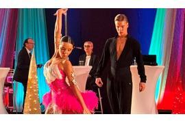 <b>CZERSK. I i II miejsce naszych tancerzy. GRATULACJE! Maja Kamińska i Aleksander Zielke z Czerska – w walcu angielskim i sambie (ZDJĘCIA, WIDEO)</b>