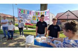<b>CZERSK. Młodzież zbiera na wyjazd do Rzymu – smaczne ciasta pod kościołem. Zapraszamy! (FOTO)</b>