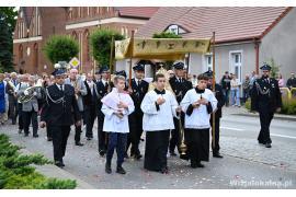 <b> CZERSK. Liczna procesja Bożego Ciała przeszła ulicami Czerska (ZDJĘCIA, WIDEO) </b>